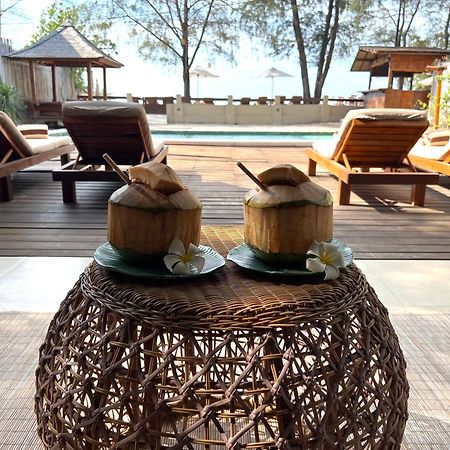 The Gili Beach Resort Gili Trawangan Luaran gambar