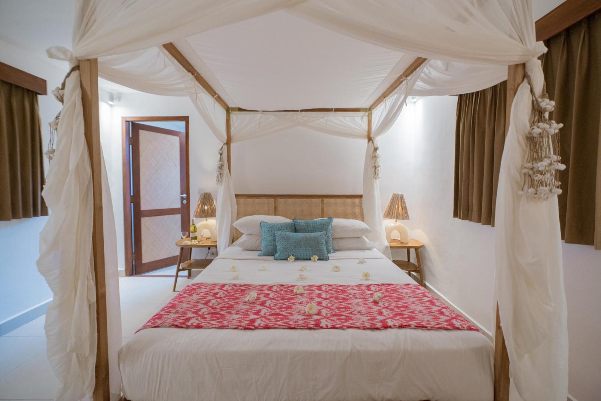 The Gili Beach Resort Gili Trawangan Luaran gambar