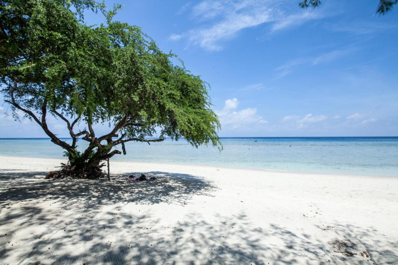 The Gili Beach Resort Gili Trawangan Luaran gambar
